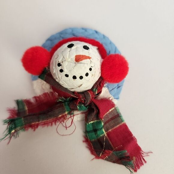 Homemade Set of 2 Christmas Snowman and a Wreath Brooches - Picture 4 of 7